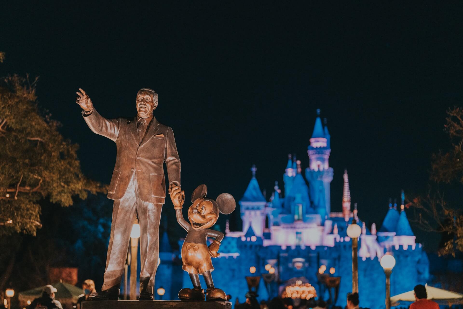 The 10 Best Things You Can Do At Disneyland